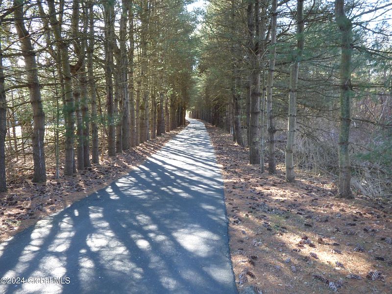3rd image of 1148 Maple Hill Road