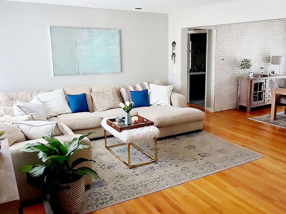 1st image of 2549 Fleetwood Ave