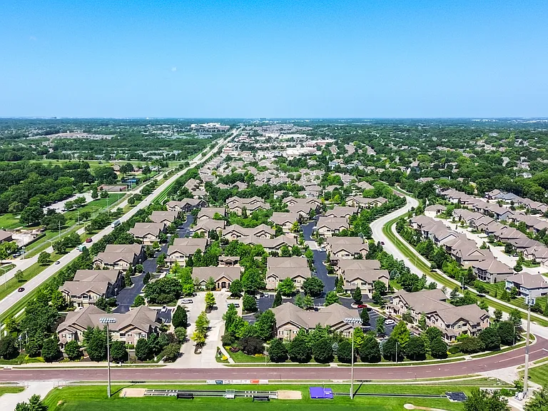 Sovereign at Overland Park — Photo 50