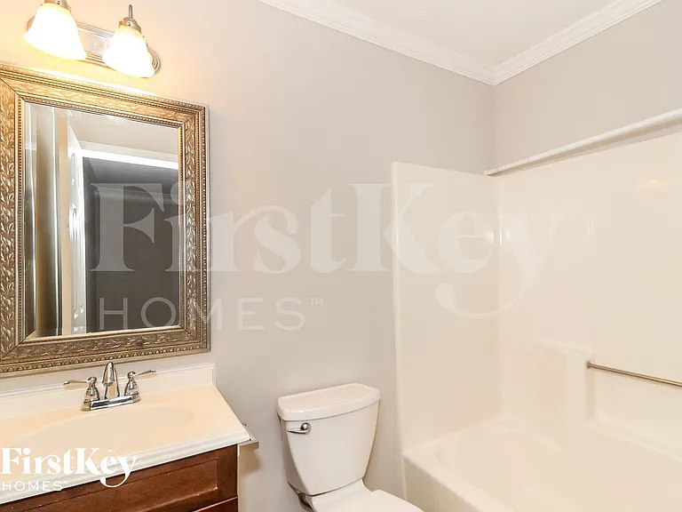 4565 Bonneville Dr — Photo 10