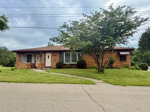 8881 Metropolitan Hts, Dubuque, IA 52003