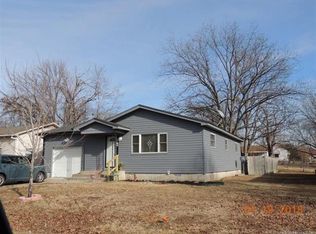 31 S Orphan St, Pryor, OK 74361