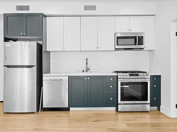 135 N Doheny Dr APT 204, West Hollywood, CA 90048