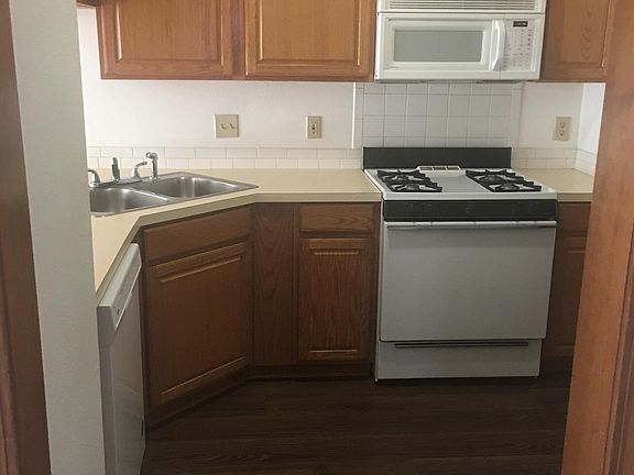 3rd image of 2513 N Glenwood Dr
