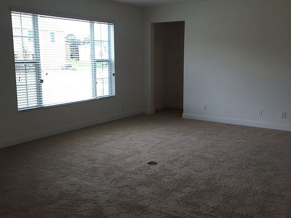 4th image of 14452 Breakwater Way
