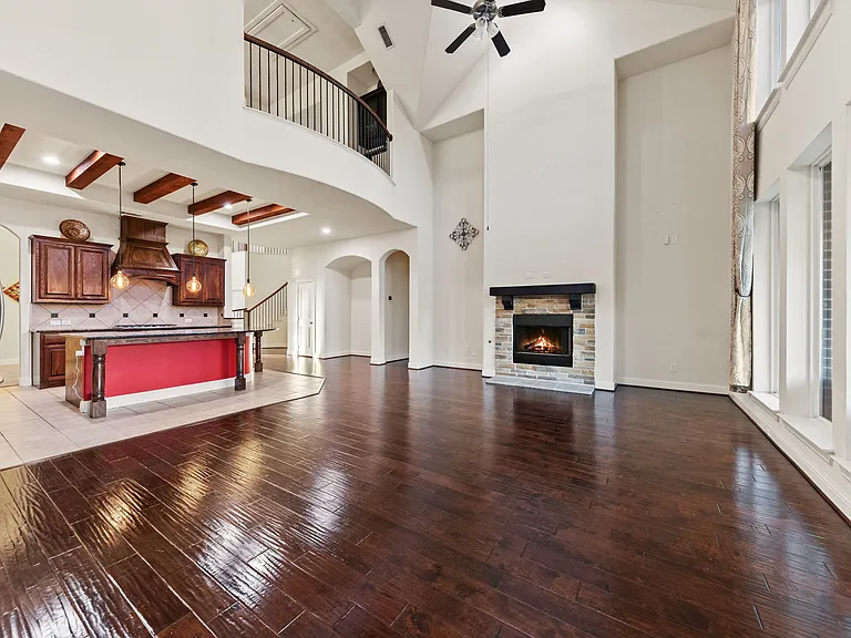 15520 Mayflower Trl — Photo 7