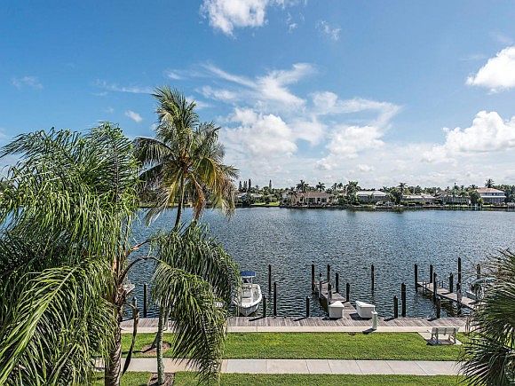 1st image of 601 Seaview Ct APT C305