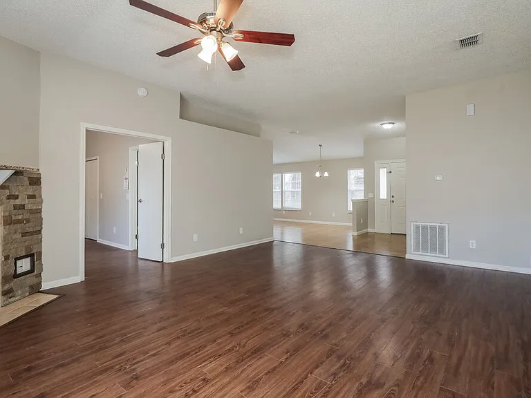 2013 Saint Martins Dr W — Photo 5