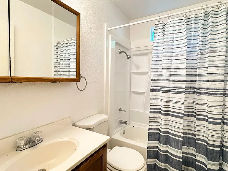 2148 Primrose Dr #1 — Photo 16