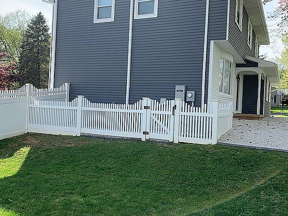 4th image of 201 Applewood Dr