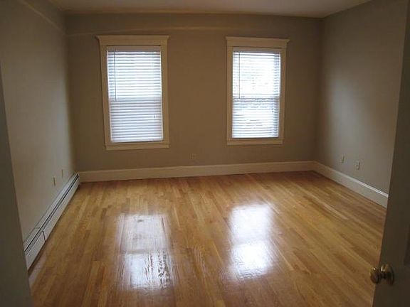 4th image of 117 Columbia St #2A