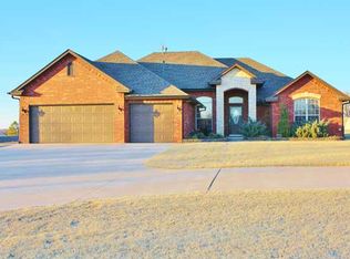 4011 Stardust Ln, Tuttle, OK 73089