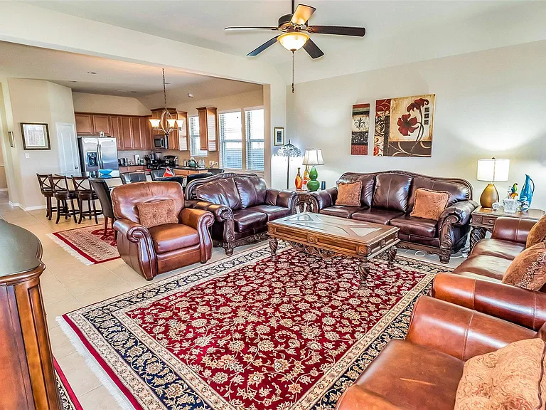 8807 Seguin Cove Ln — Photo 10