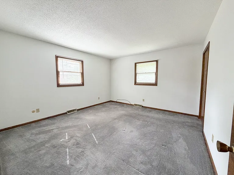 2112 Austin Dr — Photo 15