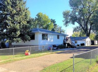 208 4th Ave SW, Mandan, ND 58554