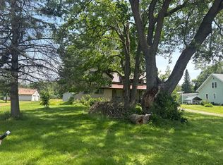 N7716 Pine St, Eland, WI 54427