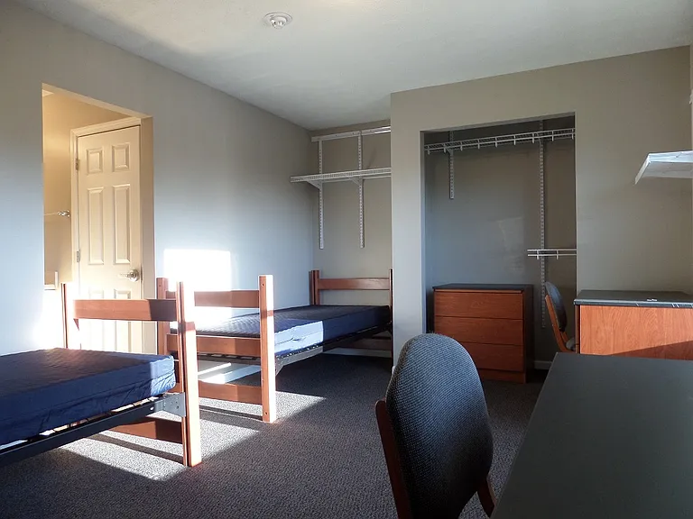 978 Irving Ave #4 — Photo 3