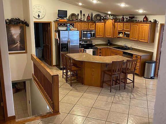 5th image of 907 E Brewington Ave
