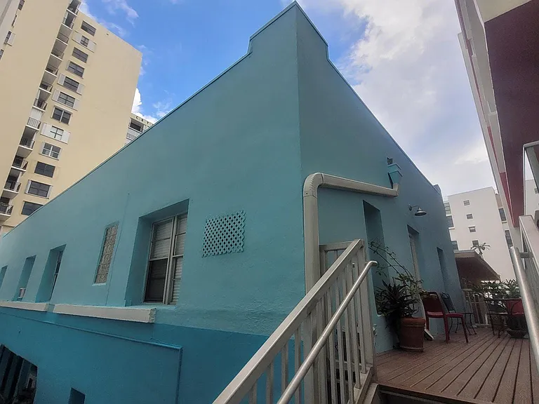 324 Indiana St — Photo 23