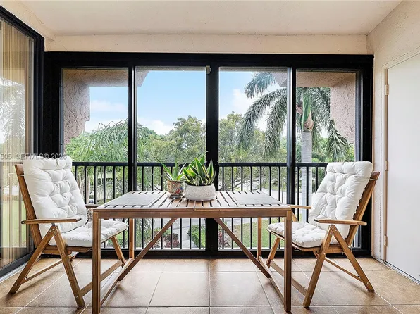 4101 E Coral Tree Cir #313, Pompano Beach, FL 33073