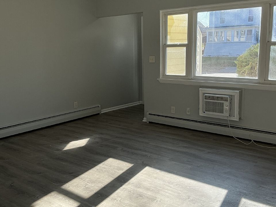 2nd image of 300-330 Pullman Ave #304