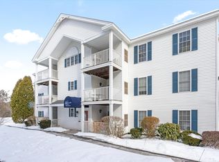 7 Crosswoods Path Blvd APT 34, Merrimack, NH 03054
