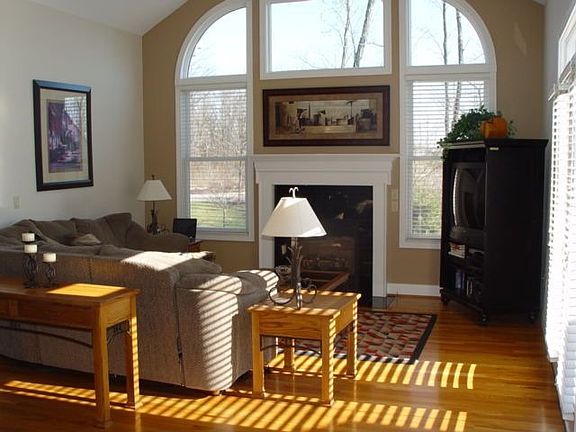4th image of 5682 Piper Glen Dr