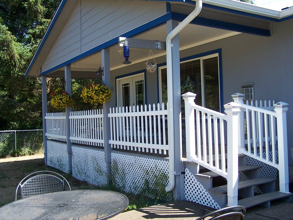 1st image of 567 Dolphin Ave NE