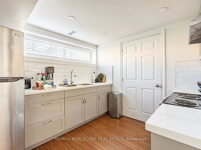 4230 Bloor St W #BASEMENT — Photo 4