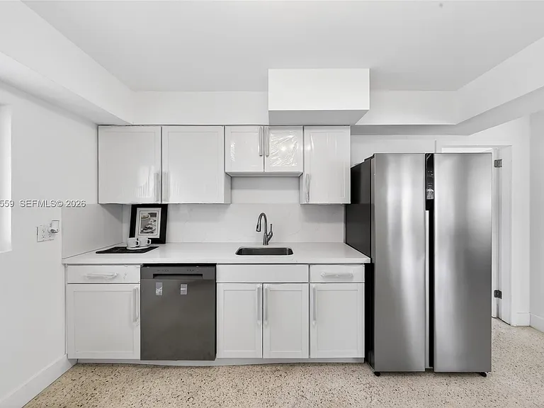 1619 Hollywood Blvd — Photo 11