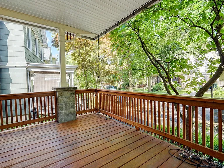 47 Amherst St #UP — Photo 3
