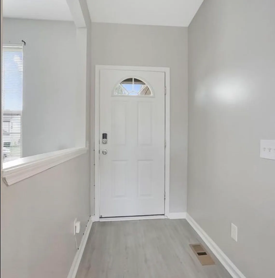 4 bed, 2.5 bath, 1850 sqft, $2,500 — Photo 4