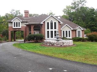 2001 Swinging Bridge Rd, Green Lane, PA 18054