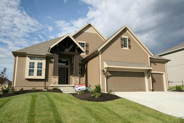 1st image of 6479 Burr Oak Ct