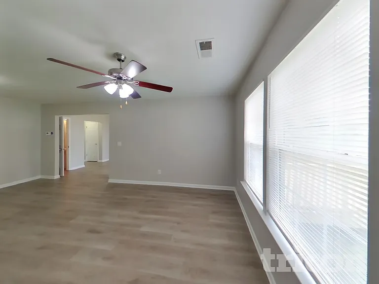 123 Bruin Dr — Photo 4