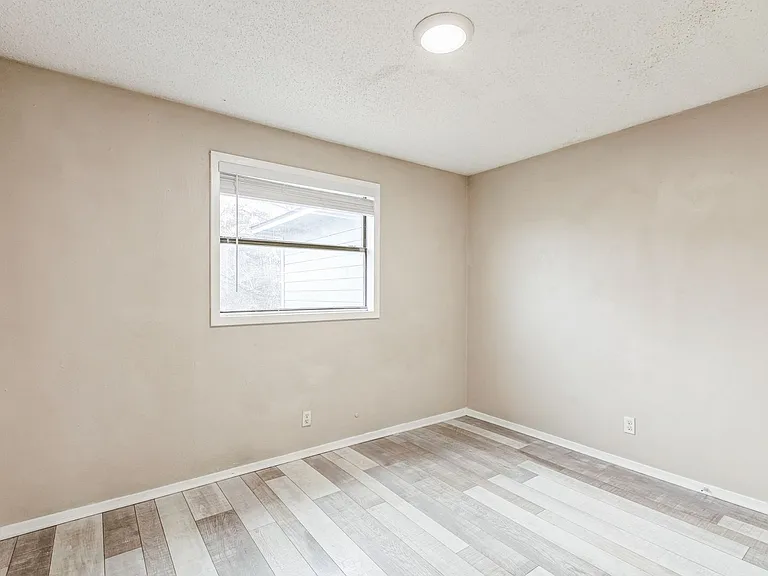 20600 Bonanza St #4 — Photo 10