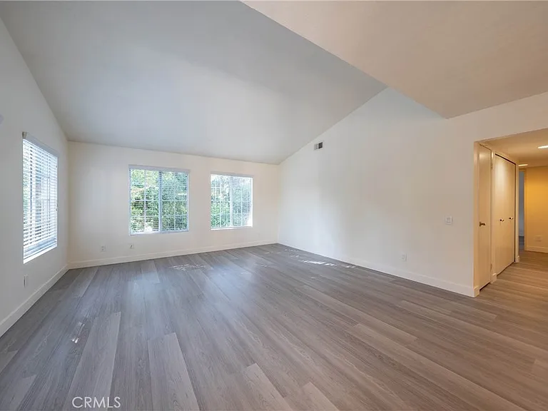 71 Woodleaf — Photo 3