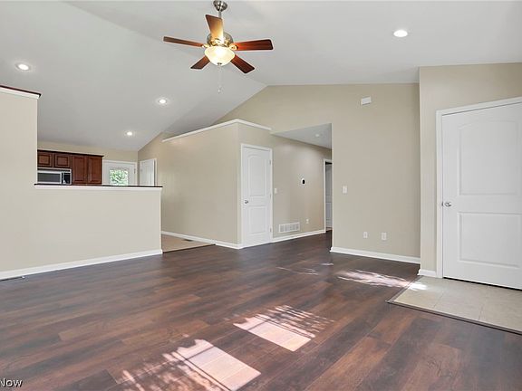 5th image of 14953 King Rd