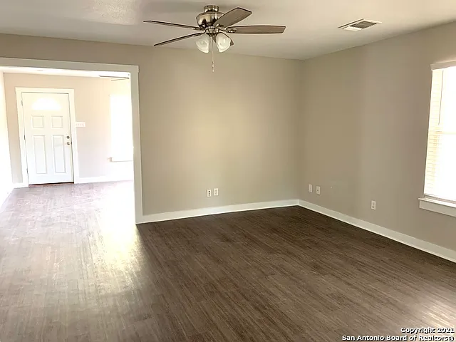 3 bed, 2.0 bath, 1432 sqft, $1,850 — Photo 4