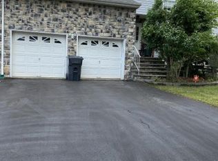 27 Warbler Rd, Marlboro, NJ 07746