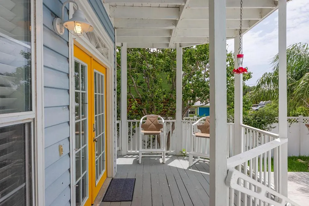 14602 Villa Maria Isabel — Photo 3