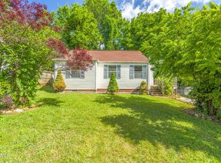 4511 Hillview Rd, Knoxville, TN 37919