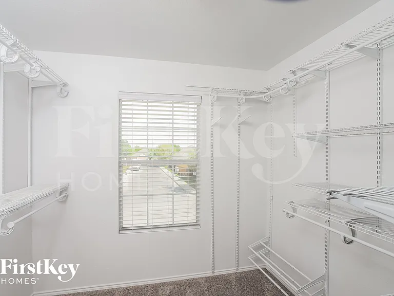 8503 Silver Willow — Photo 11