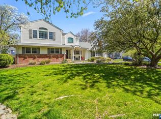 11 Eton Ct, Ramsey, NJ 07446