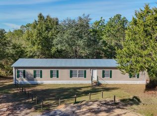 320 W Fernwood Ct, Defuniak Springs, FL 32433
