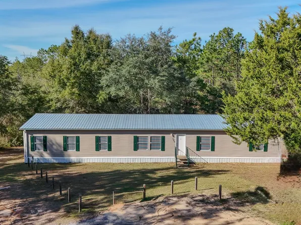 320 W Fernwood Ct, Defuniak Springs, FL 32433
