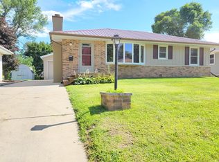 1442 Cascade St NW, Rochester, MN 55901