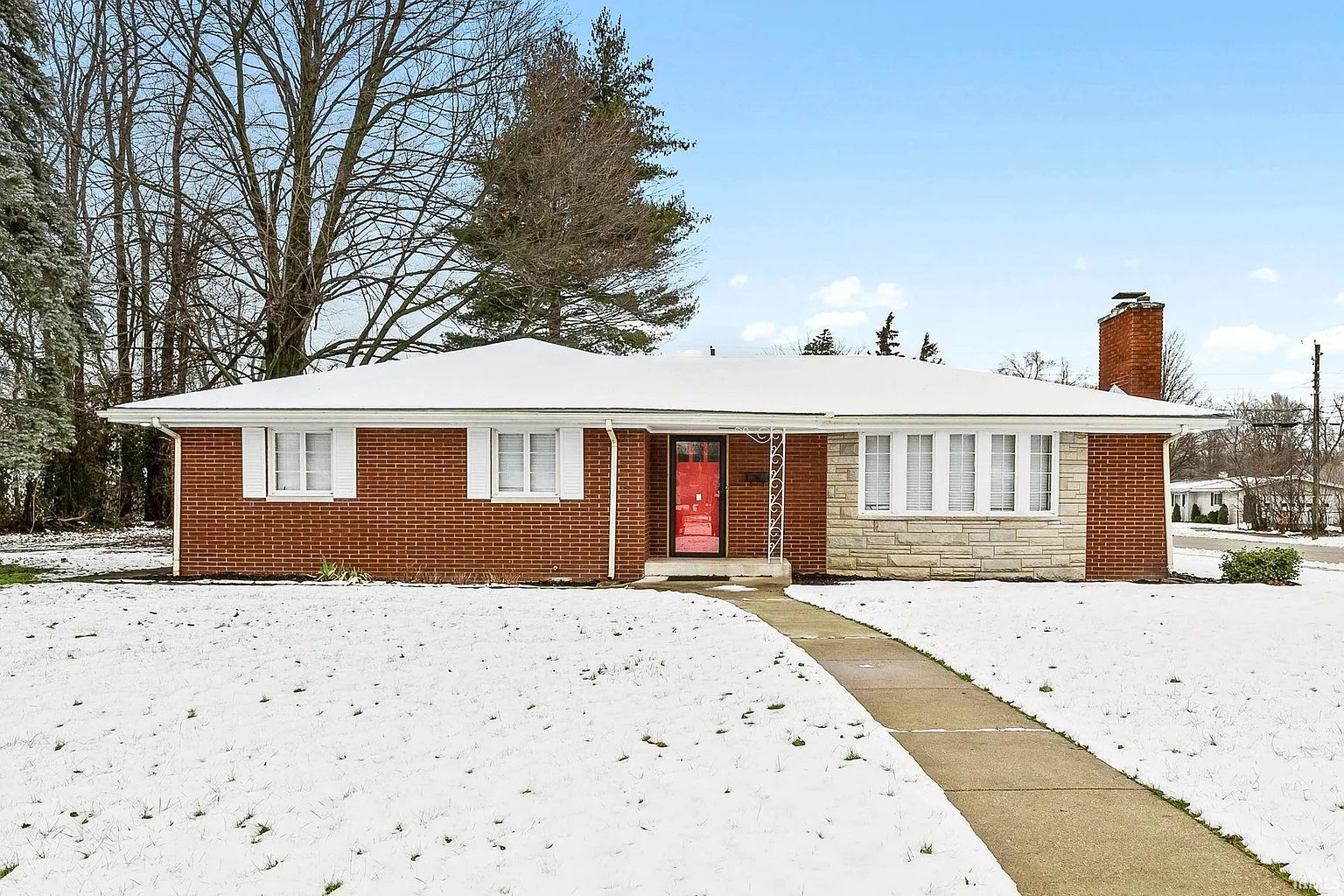 1357 Campeau St photo 1