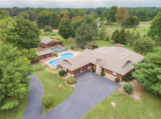 1 Towne Hall Estates Ln, Belleville, IL 62223