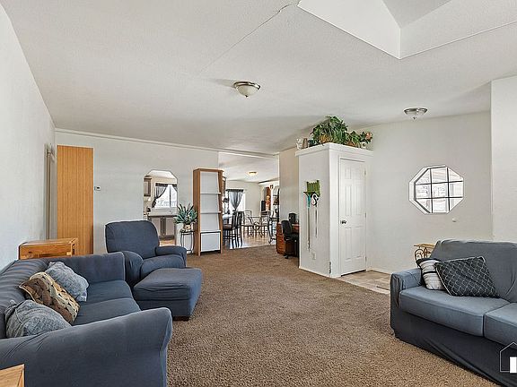 Spacious living room